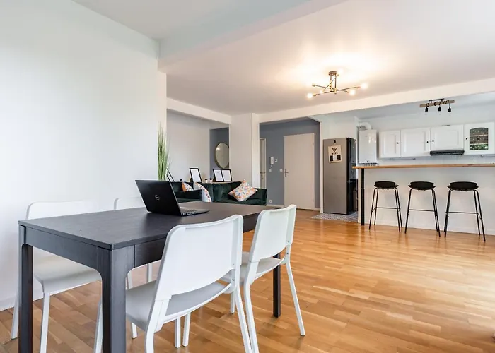 Design 3 Bedrooms Appartment, Near Champs Elysees