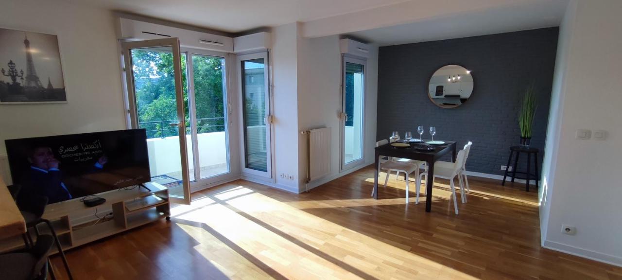 Design 3 Bedrooms Appartment, Near Champs Elysees Apartment
