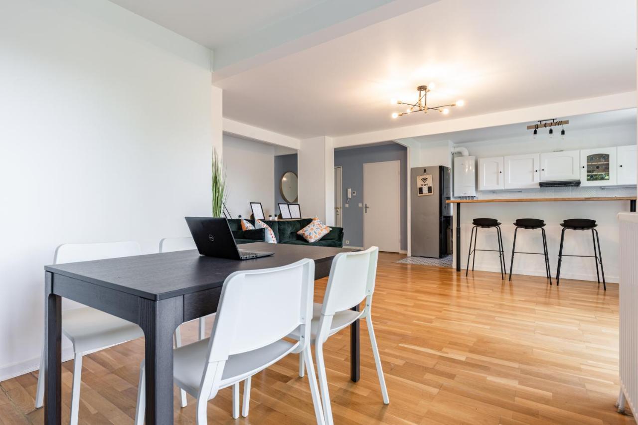 Design 3 Bedrooms Appartment, Near Champs Elysees Apartment *